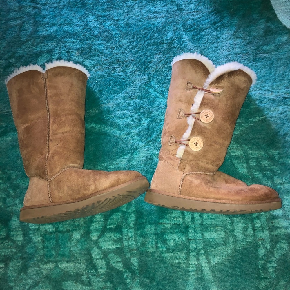 Bailey button uggs